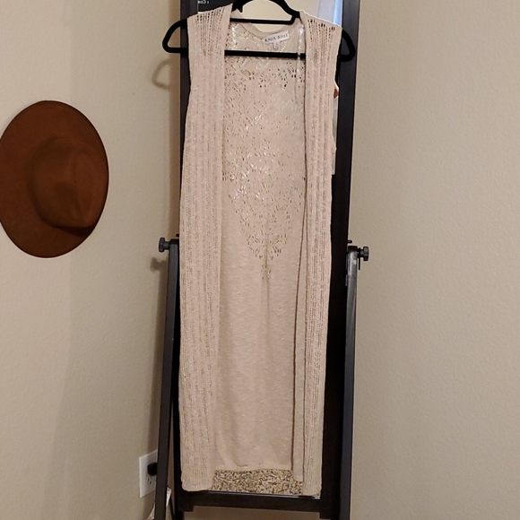 Vest - Picture 1 of 3